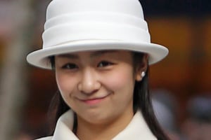 愛子さま、誕生日の映像で巻き起こった「ご学友ペンダントは4