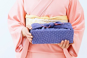 具志堅用高」自慢の差し入れは「どら焼」180円 | Smart FLASH/スマフラ