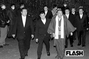 工藤會400人勢揃いの凄景写真！“最凶暴力団” が見せていた総裁・野村悟