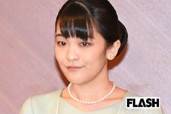 お手ふりをやめた眞子さん…外出時の “閉ざされた姿” に心配の声「表情が…