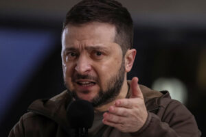 「昭和天皇」動画で謝罪も新たな波紋…ウクライナ公式ツイッターに “実は政…