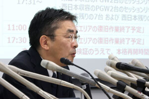 KDDI高橋誠社長、謝罪会見で意外にも評価急上昇…「日本の携帯電話の生き…