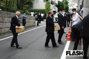 安倍昭恵夫人　弔問相次ぐなか報道陣に見せた心遣い　飲み物を配り「熱中症に…