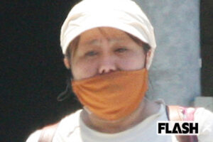 木下富美子元都議　Tシャツには「鰹のたたき」…騒動5カ月で見た“奇抜ファ…