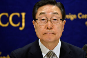 旧統一教会の会見を見た「元信者」大学教授が語る「田中会長の表情には最初、…