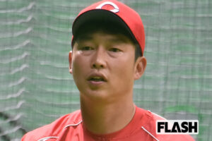 【広島カープ新井監督の続投決定】3年連続Bクラス “ゾンビたばこ” 問題もくすぶって観客減…背景に “なり手不足” 指摘する声