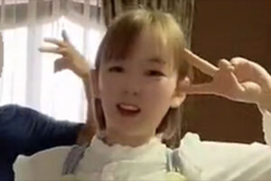 「ママは元おニャン子」セクシー女優の告白で過熱する“特定作業”　事務所は…