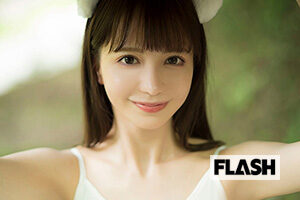 前職はナースという大型ルーキーが、初の水着姿を披露！FLASHデジタル写…