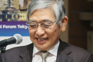 黒田バズーカで始まる「住宅ローン増」怨嗟の声…年収3500万円の黒田総裁…