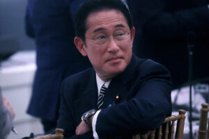 岸田首相「日銀の “利上げ” 聞いてないよ〜」報道に冷ややかな声…日銀も…
