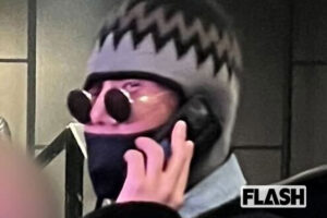 「日本一クラブで撮られる男」野田洋次郎　深夜の渋谷で泥酔美女を“密着ハグ…