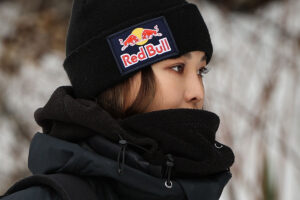 髙梨沙羅が4度めの「スーツ規定違反」で失格「飛ぶ前に測れ」「選手は何と闘…