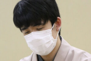 【棋王戦】藤井五冠が2連勝でタイトル奪取まであと一歩…10連覇中の渡辺棋…