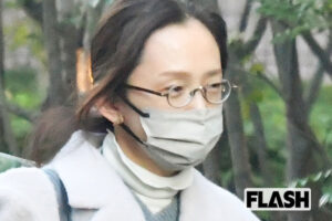 永作博美 “長ネギ” 飛び出し、上戸彩ニットワンピ、小雪はド派手な迷彩柄…