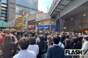 配布現場ではケンカも…WBC優勝「号外」が試合終了1時間で高額転売、メル…