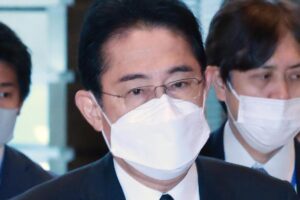 岸田首相＆翔太郎秘書官「Colaboを守れ！」…“お触れ” 発出に厚労省…
