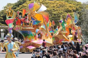 ディズニーランド開業40周年、イベント目前も渦巻く混雑復活への不満「好き…