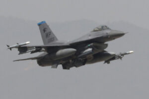 望月衣塑子氏、「日本が保有するF‐16」発言に「自衛隊にF‐16あったっ…