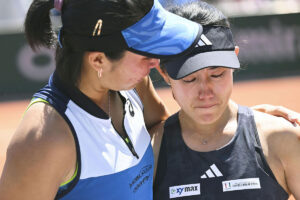 加藤未唯選手、失格乗り越え全仏優勝…推しは前田敦子「握手会にも参加した」…