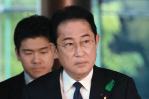 岸田首相「解散回避」のウラにあった世襲議員41人の落選危機…翔太郎氏の宴…