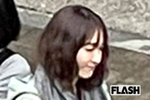 新垣結衣の映画撮影現場をキャッチ!　ボサボサ髪で小説家を熱演、「妊活で仕…