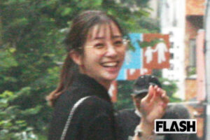 足立梨花が猿之助容疑者「逮捕現場」で偶然見せた「新婚2ショット」報道陣に…