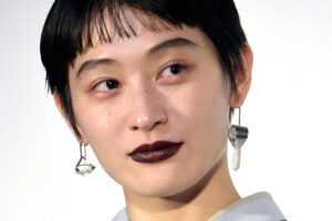 「アマゾンで出産」宣言のコムアイ、インスタには海外らしき動画も…発表当時…