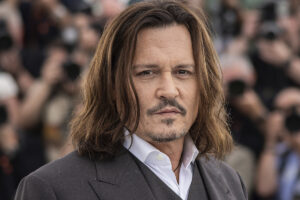 画像・写真1/2）【7万円超え】ジョニー・デップとの撮影・サイン会の