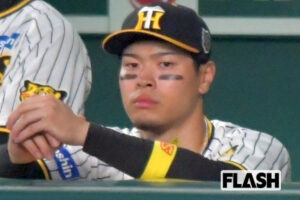 懲罰交代の佐藤輝明“同僚押し倒し”疑惑に阪神ファン騒然「気をつけなあかん…