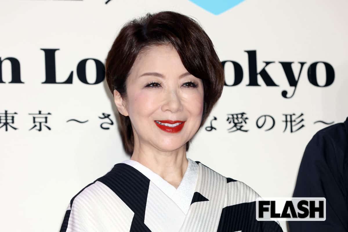 妖艶な魅力を放つ伊藤蘭