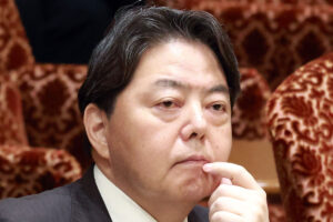 「感覚が異常」高級シルクもワインも政治資金で海外土産100万円報道…林芳…