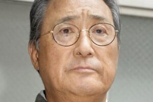 名解説＆独特ファッションの北の富士氏、1年4カ月ぶり『大相撲中継』復活！…