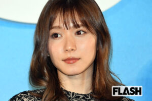 松岡茉優、金髪ショートヘア姿を披露…独立、結婚の環境変化で仕事の方向性＆…