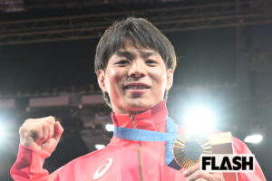 柔道金メダル・角田夏実選手がこめかみに貼る謎の“円形シール”の正体は