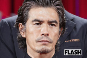 《手から粉がボロボロと…》伊藤英明、クロワッサンを食べる“ネタ動画”に困惑する人も…「売れたい」と挑む独立後のSNS路線