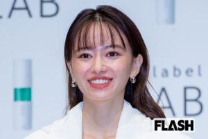 山本舞香、妊娠発表後に “へそ出し” ショット披露…「最高額50万円」の育児アイテム公開、仕事の変化で漂う “母の覚悟”