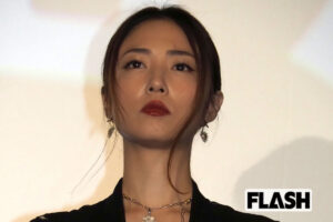 MEGUMI「ほうれい線が薄くなる」マッサージに医師が「ほぼ無理」と注意喚起…美容キャラで露出増加も “カリスマ扱い” に募る不信