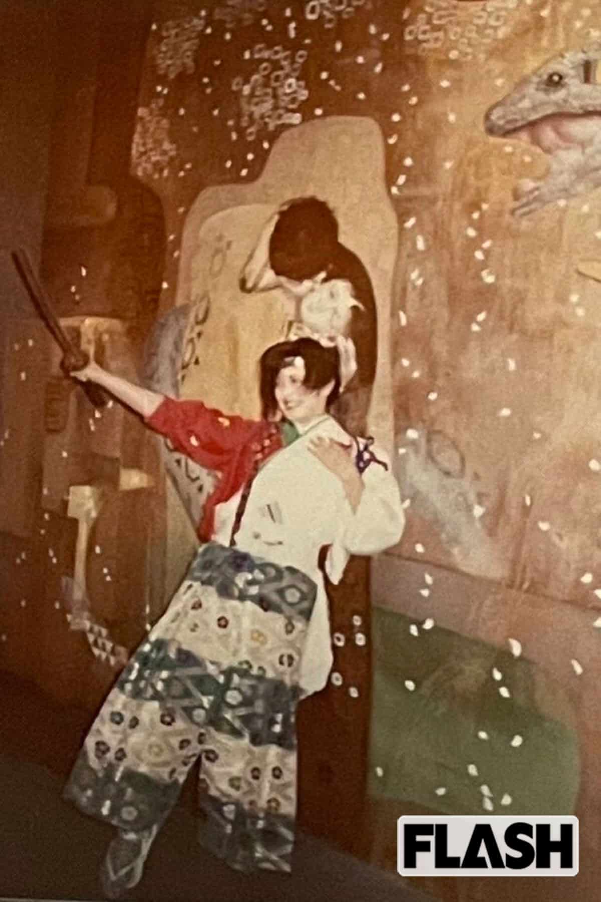 敬愛する深作欣二監督の映画『里見八犬伝』（1983年）撮影時の志穂美悦子。時代劇にも新風を吹かせた