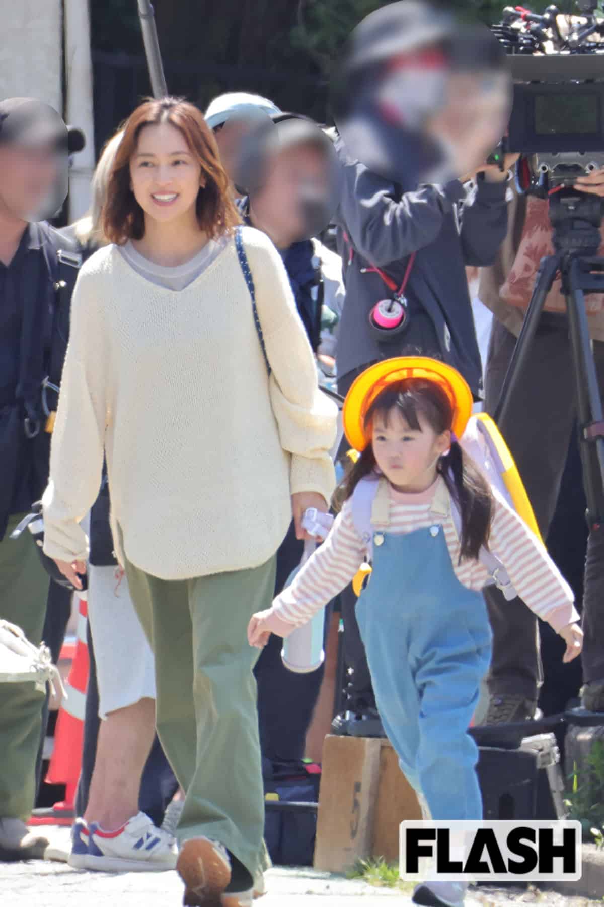 柔らかな笑みを浮かべる中村アンはまさにばっちり“ママ”だ