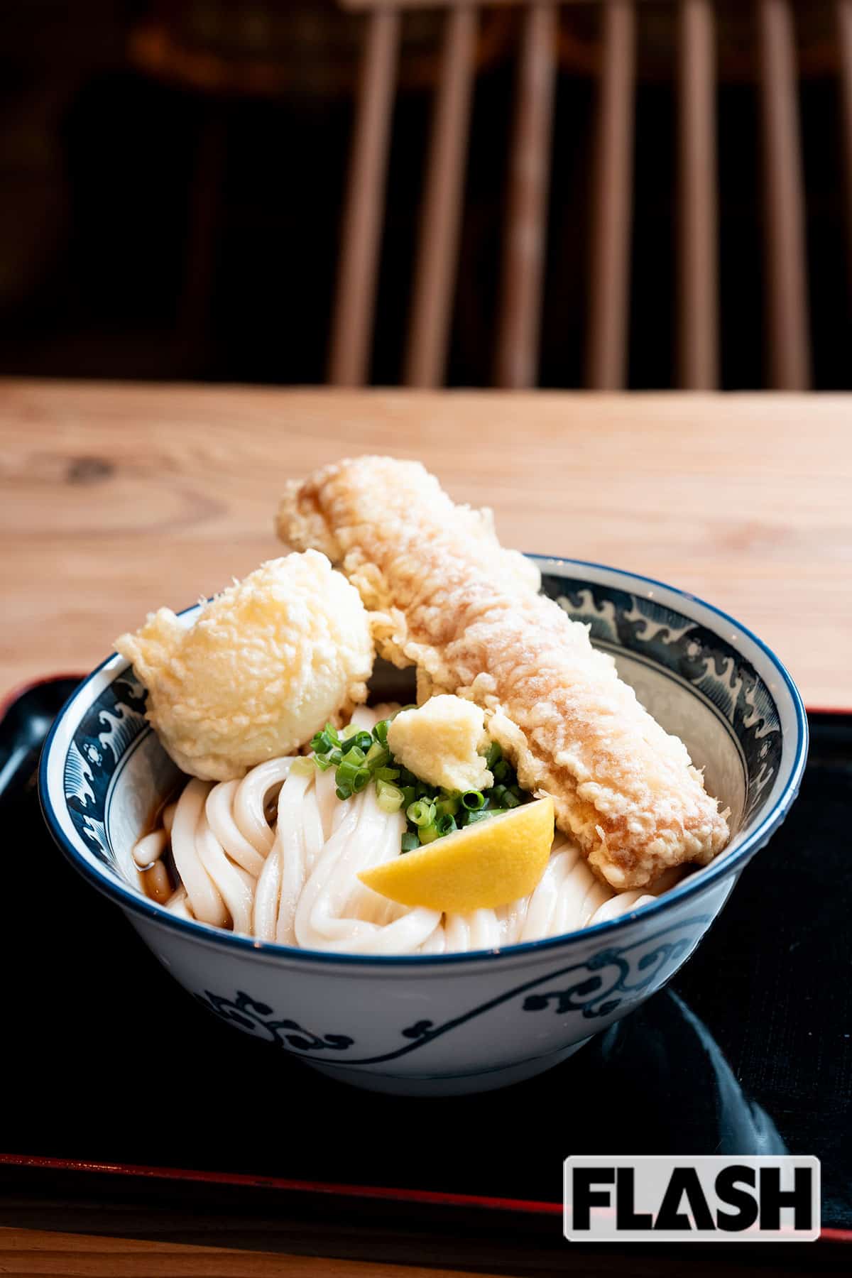「難波千日前 釜たけうどん八重洲北口店」の「ちく玉天ぶっかけ」