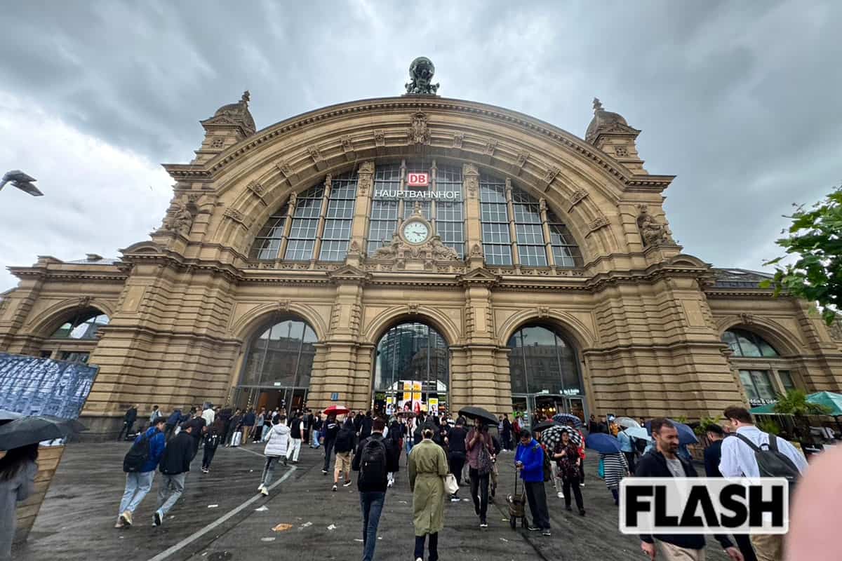 国際金融の中心地であるドイツ・フランクフルト。ここから車で “森” へ向かった