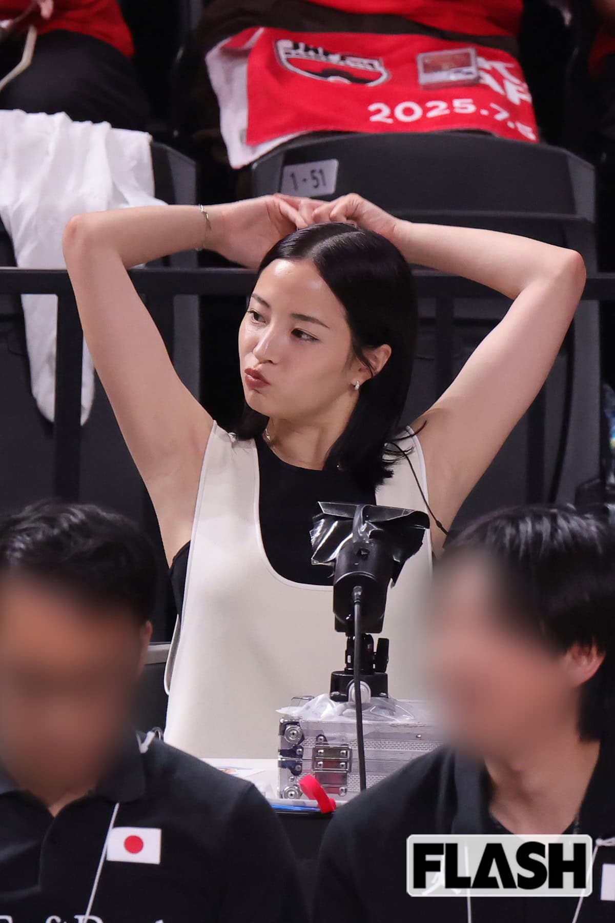 真剣に試合を見つめる広瀬すず