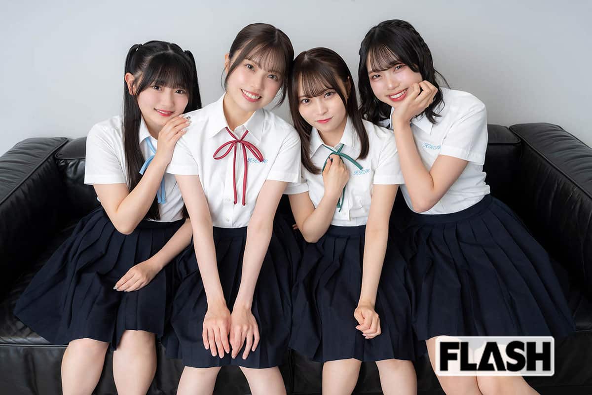写真左から、石橋颯、地頭江音々、竹本くるみ、梁瀬鈴雅