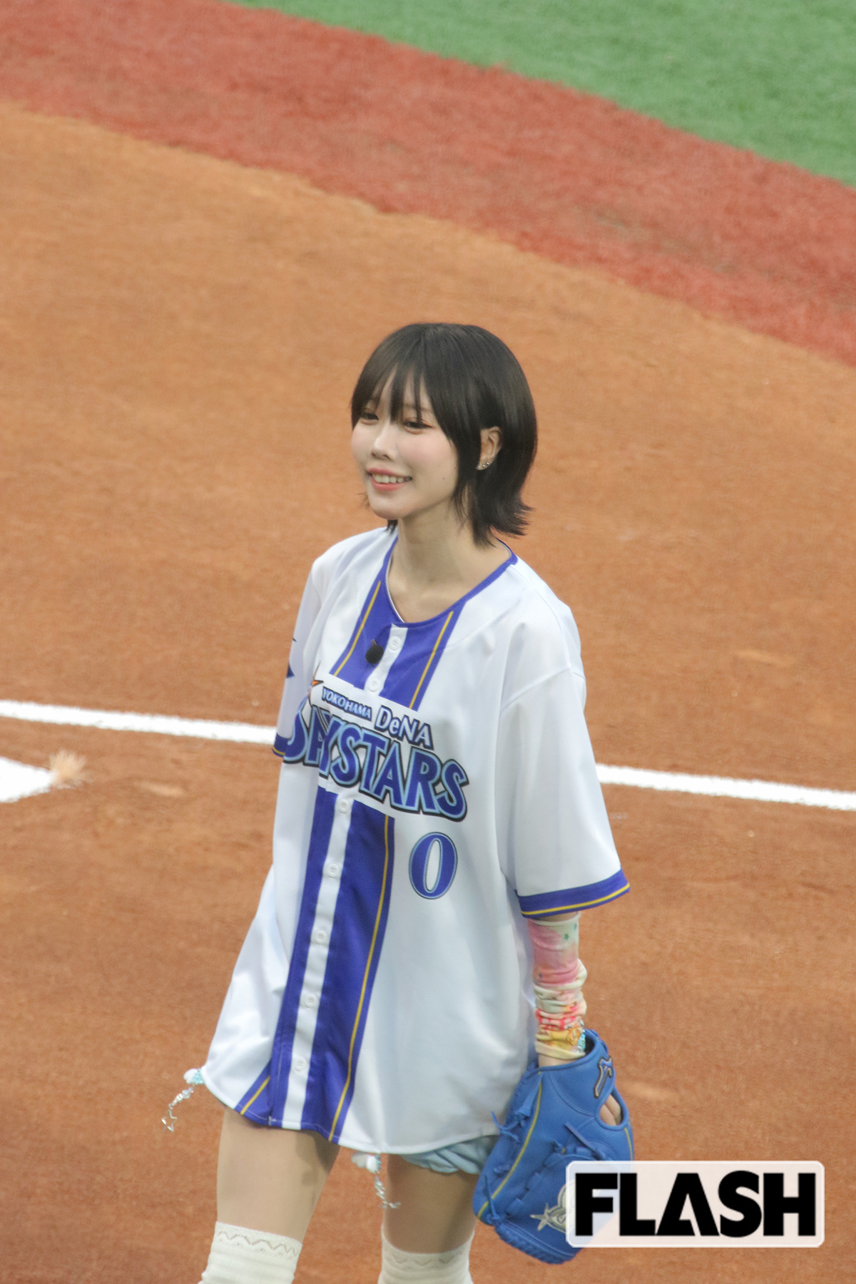 2025年7月12日、横浜スタジアムで行われた横浜DeNAベイスターズ対巨人戦にて、始球式をおこなった歌手でタレントのあのちゃん
