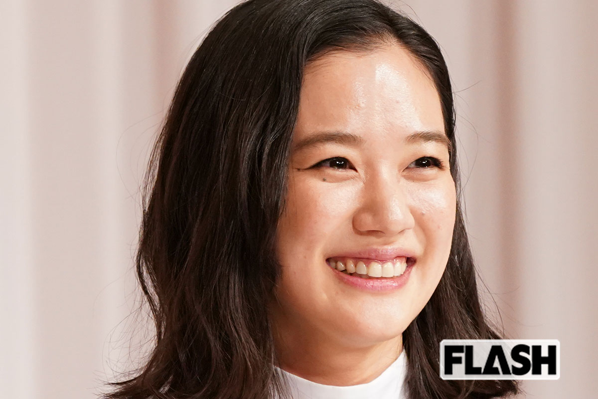 【蒼井優に新たな試練】「角瓶」新CMで“新店主”に大抜擢もネットでは“前…