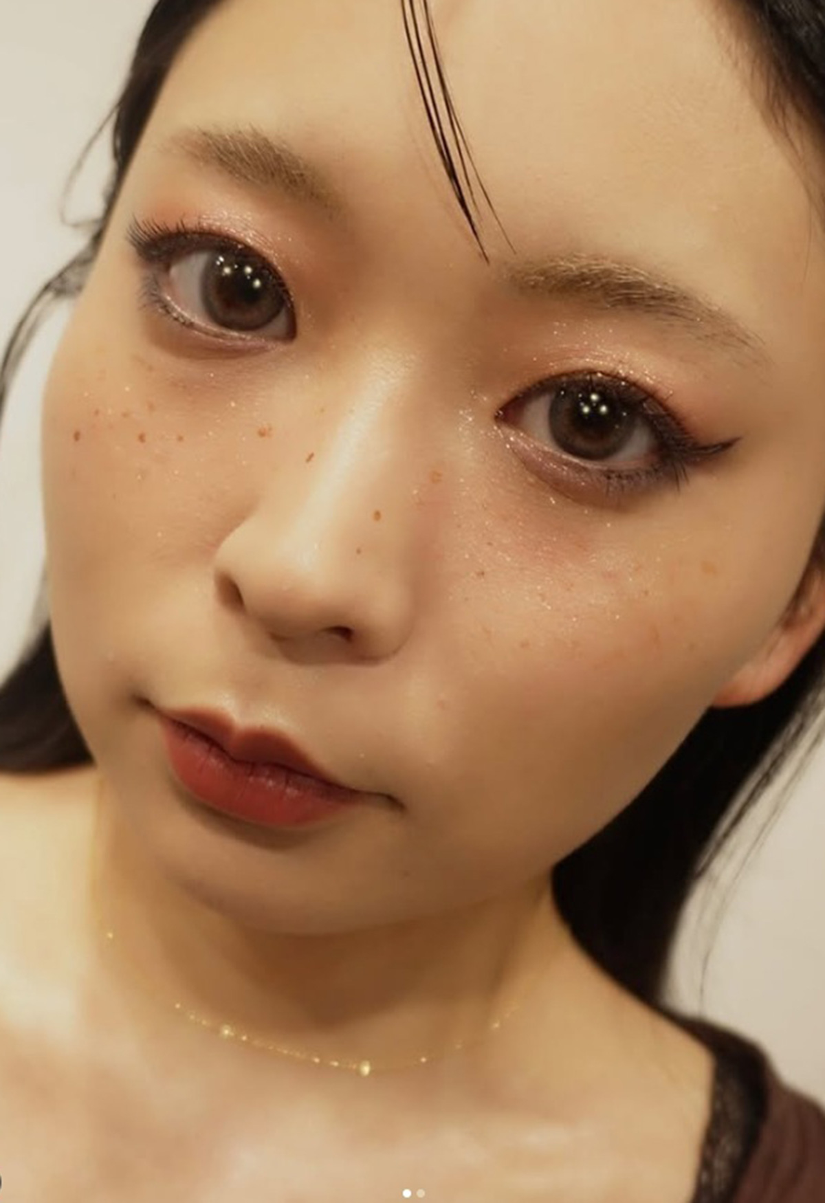 ファンから大好評のアンゴラ村長の“強い女”メイク。一方芸人として迷走しているという指摘も出ている（写真・本人Instagramより）