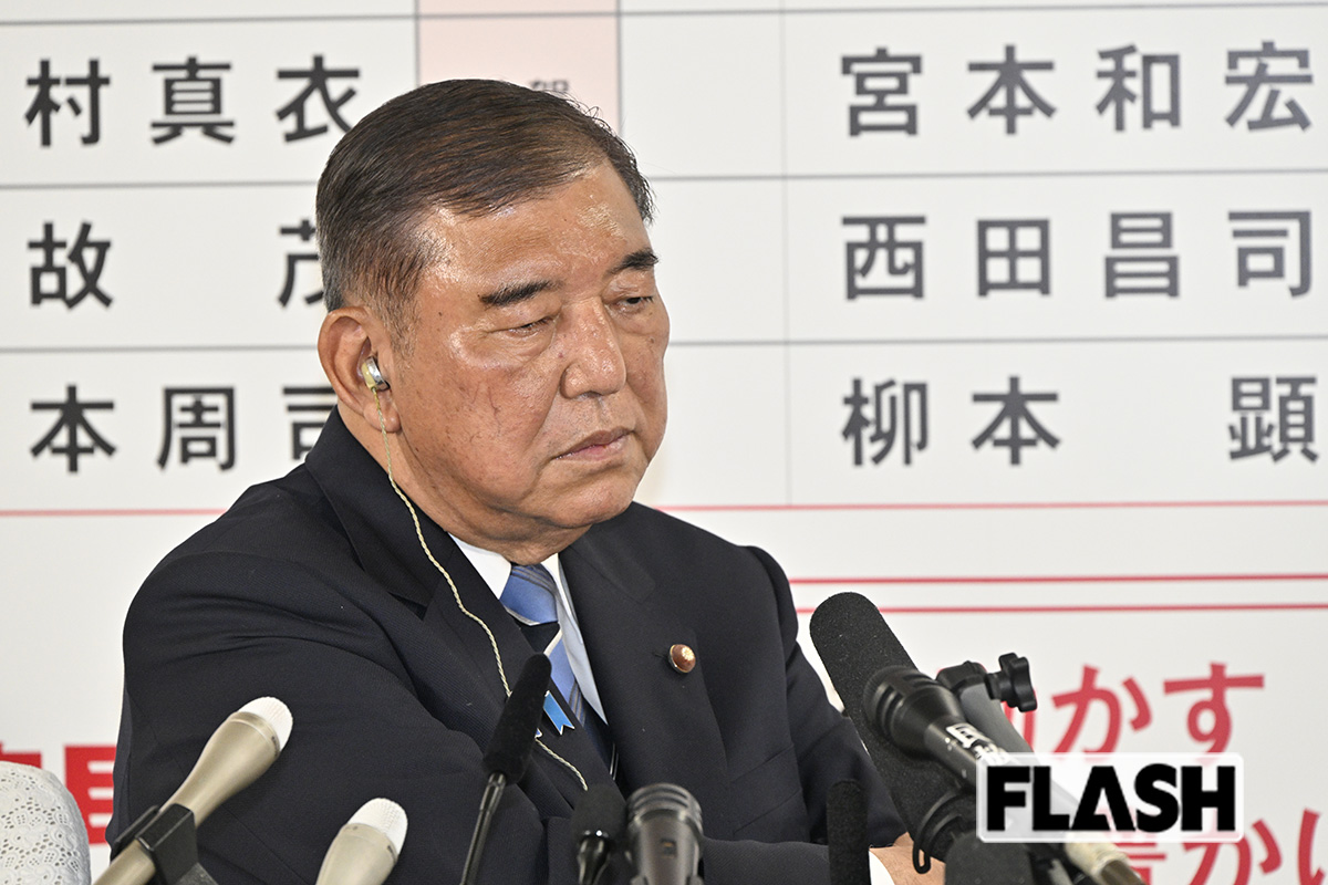 2025年7月20日、参院選で大きく議席を減らした自民党。自民党本部にあらわれた石破茂総裁は終始俯いていた(写真・JMPA)