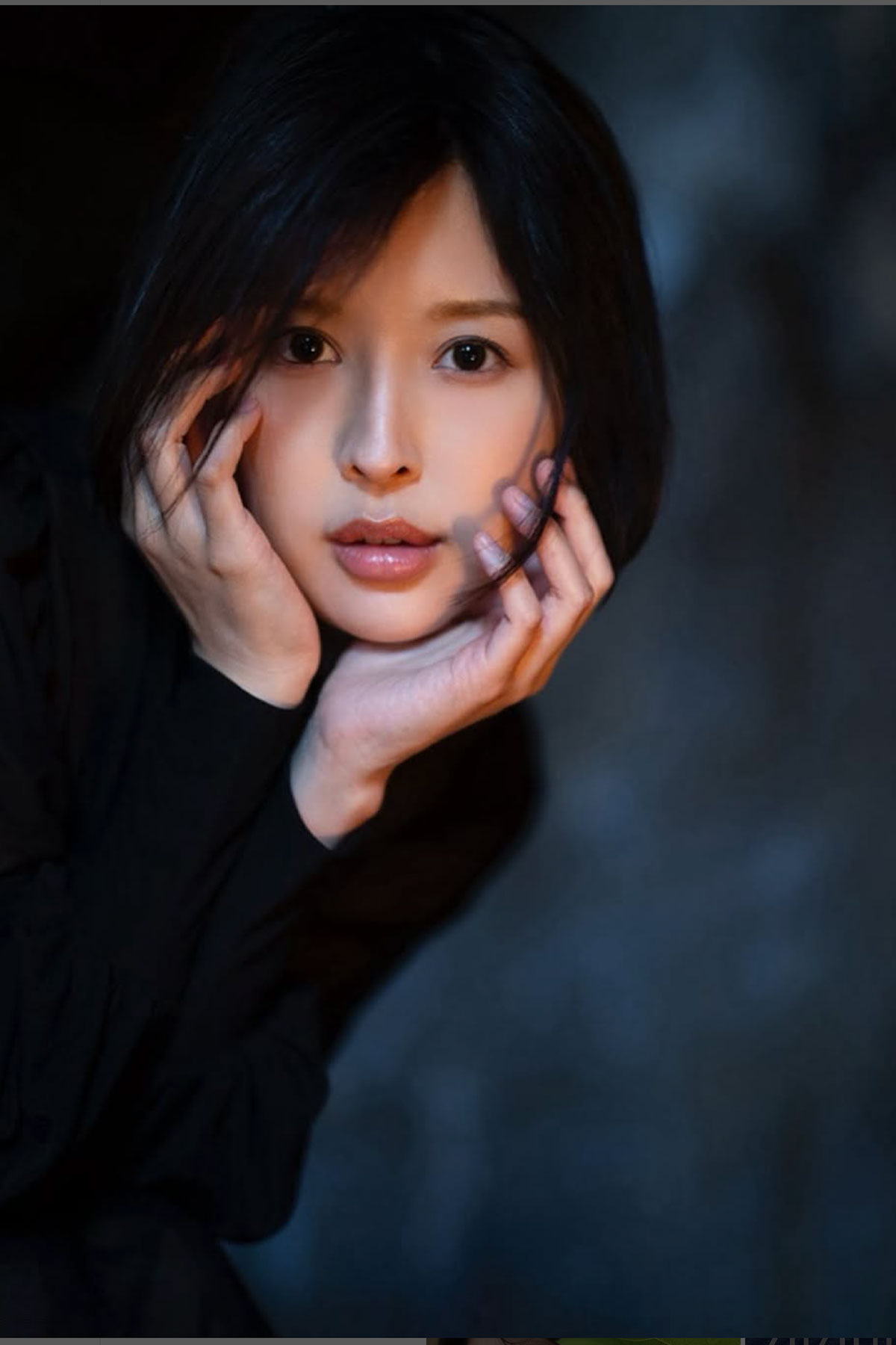 松本潤と “三角関係” を疑われた葵つかさ。8月17日をもって、「葵つかさ」としての活動を終了するという（本人のInstagramより）