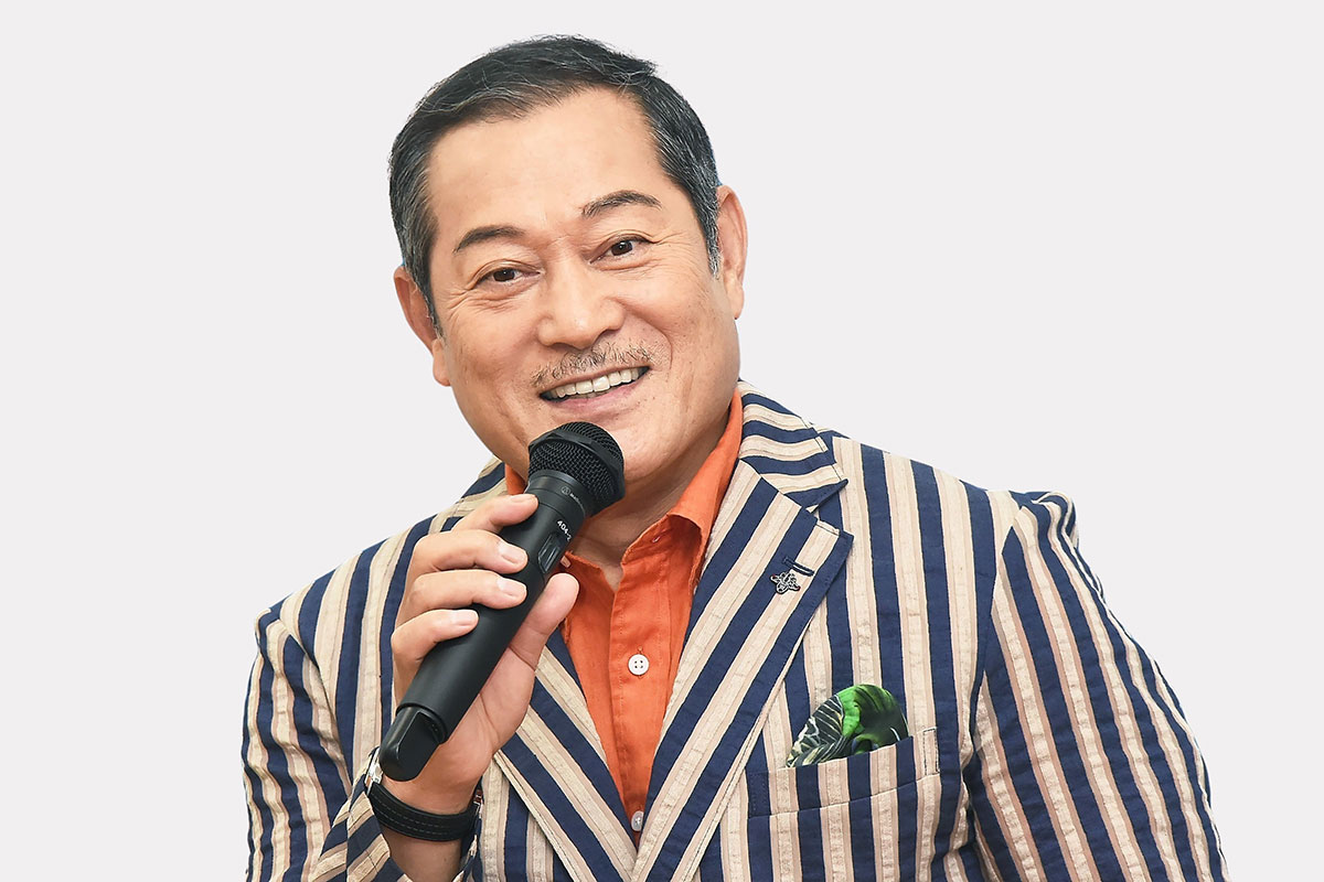 71歳・松平健、動画で「極激辛やきそば」に悶絶! 若手芸人並みに体を張る“ファンサービス第一”姿勢に驚きの声