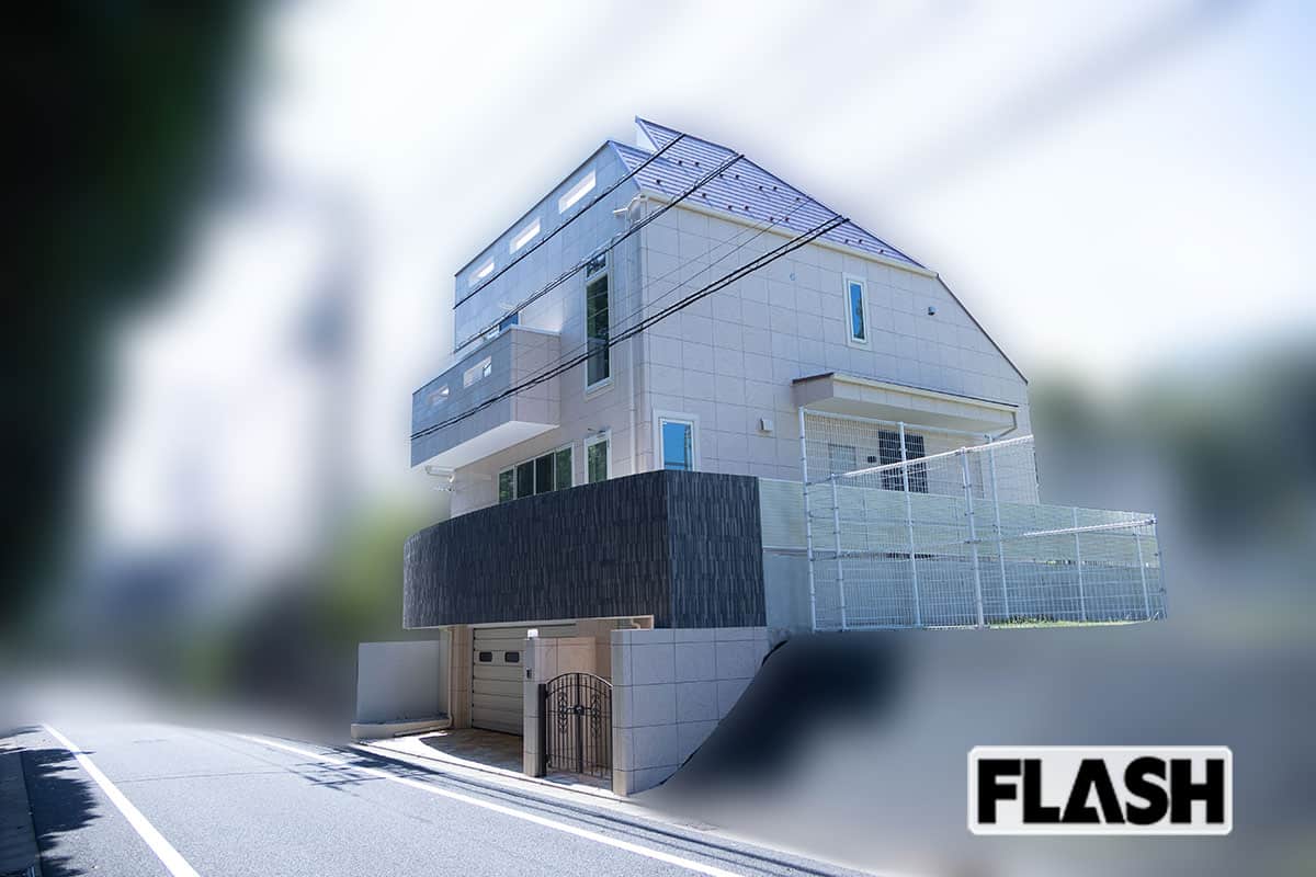 瀟洒な邸宅が立ち並ぶ一等地に立っている “約3億円” の山下邸(現在は売却済)。付近には芸能人も多く住んでいる(写真・皆川拓哉)